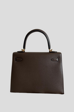 Load image into Gallery viewer, Ecorce GHW Kelly Sellier 25 Epsom Leather Bag by Hermès
