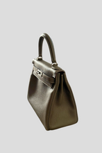 Load image into Gallery viewer, Etoupe PHW Kelly Retourne 28 Taurillon Clemence Leather Bag by Hermès
