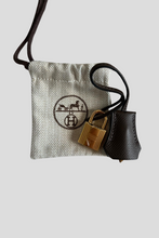 Load image into Gallery viewer, Ecorce GHW Kelly Sellier 25 Epsom Leather Bag by Hermès
