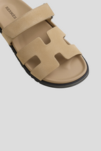 Load image into Gallery viewer, Beige Lin Chypre Sandal Size 42 by Hermès
