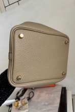 Load image into Gallery viewer, Beige Marfa GHW Picotin 18 Taurillon Clemence Leather Bag by Hermès
