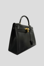 Load image into Gallery viewer, Black GHW Kelly Sellier 32 Box Calf Bag by Hermès
