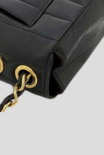 Load image into Gallery viewer, Black GHW Lambskin Jumbo Horizontal Single Flap Bag by Chanel
