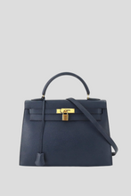 Load image into Gallery viewer, Blue Marine GHW Kelly Sellier 32 Courchevel Bag by Hermès
