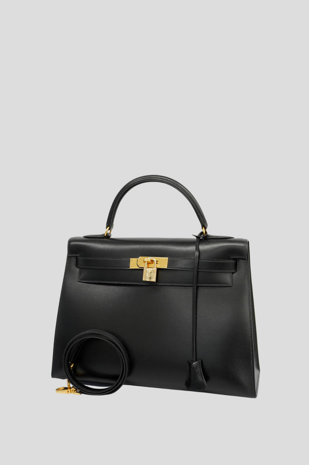 Black GHW Kelly Sellier 32 Box Calf Bag by Hermès