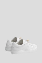 Load image into Gallery viewer, Blanc Permabrass Day Sneaker Size 38 / UK 5 by Hermès
